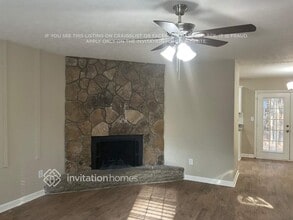 705 Old Manor Rd NW in Lilburn, GA - Foto de edificio - Building Photo