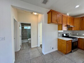 729-729 W 12th St in Pomona, CA - Building Photo - Building Photo