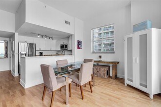 1250 S Miami Ave, Unit 2401 in Miami, FL - Building Photo - Building Photo