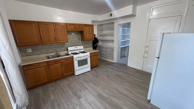 3737 N Kilpatrick Ave in Chicago, IL - Building Photo - Building Photo