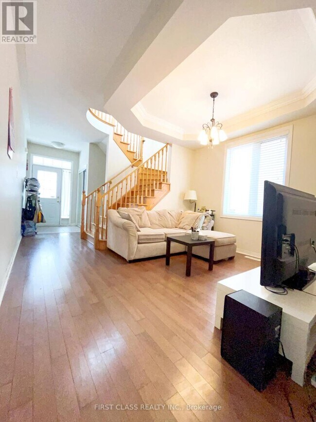 18 Magnotta Rd in Markham, ON - Building Photo - Building Photo