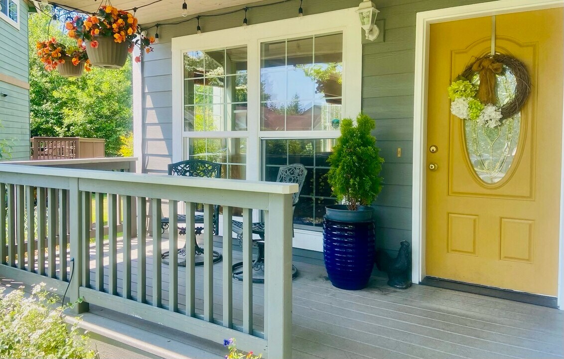 4681 Bedford Ave in Bellingham, WA - Foto de edificio