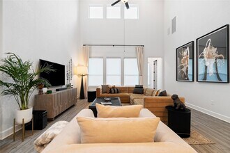 4504 Cool Gray Cv in Austin, TX - Building Photo - Building Photo