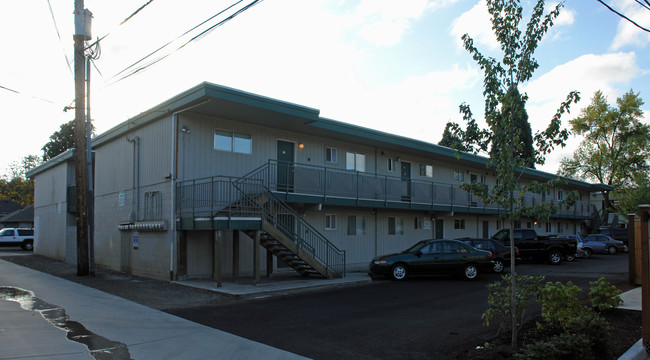 Royal Terrace in Eugene, OR - Building Photo - Building Photo