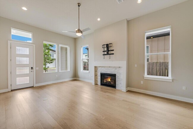 6133 Florencia Ln in Austin, TX - Building Photo - Building Photo