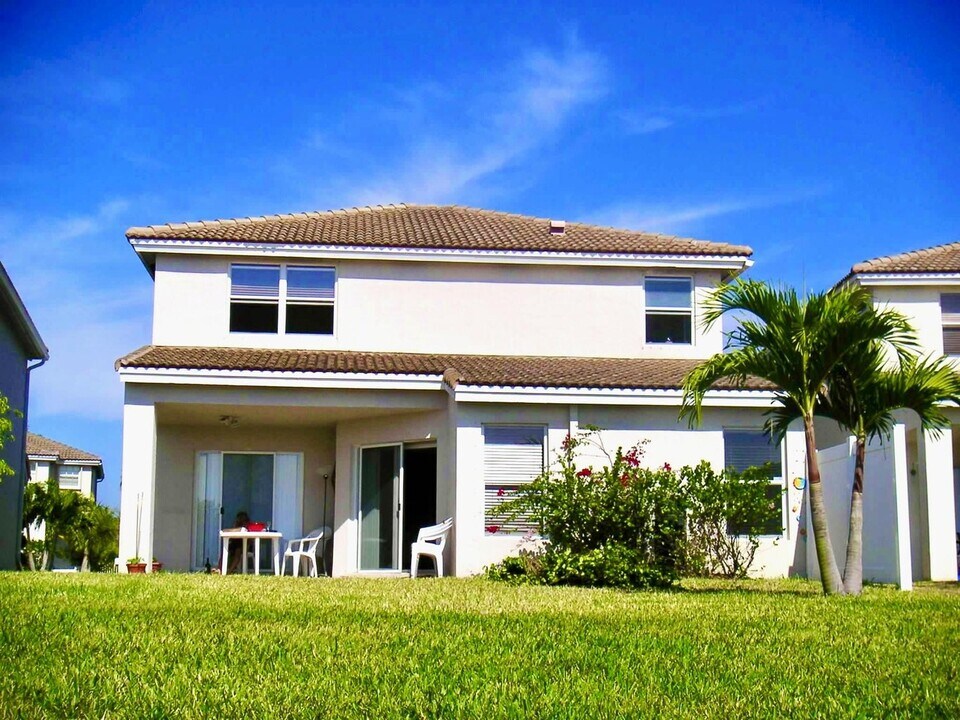 3298 Turtle Cv in West Palm Beach, FL - Building Photo
