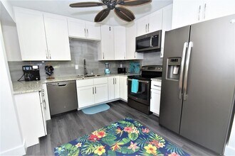 1647 Brookhouse Ct, Unit BR146 in Sarasota, FL - Building Photo - Building Photo