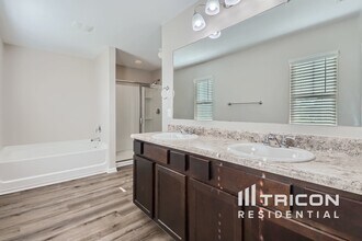 411 Lake Ridge Ln in Fairburn, GA - Building Photo - Building Photo