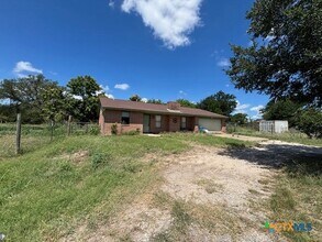 6186 Farm to Market 1715 in Lampasas, TX - Building Photo - Building Photo