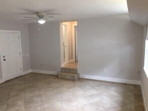 125 Edgewater Dr in Coral Gables, FL - Building Photo - Building Photo