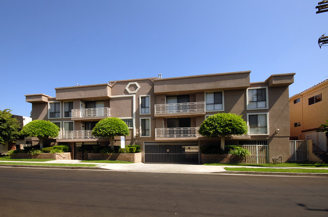 10761 Blix St in North Hollywood, CA - Foto de edificio - Building Photo