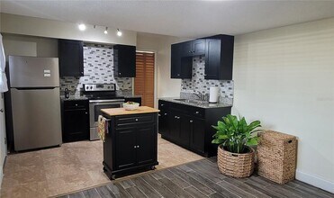 4622 Lighthouse Cir in Orlando, FL - Building Photo - Building Photo