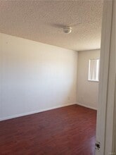 16012 Orange St in Hesperia, CA - Building Photo - Building Photo