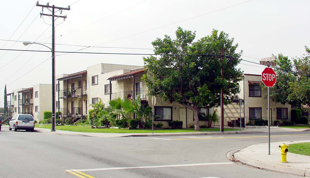 Leorita and Bess Apartments in Baldwin Park, CA - Building Photo