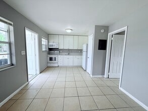 4306 Greenwood Ave in West Palm Beach, FL - Building Photo - Building Photo