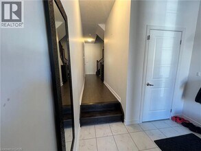 21 Stonehill Ave. in Kitchener, ON - Building Photo - Building Photo