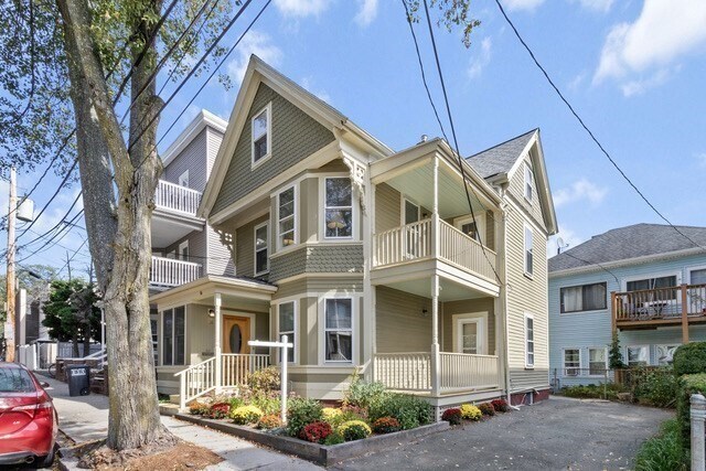 14 Moore St in Somerville, MA - Building Photo - Building Photo