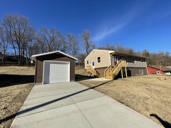 728 Willow St in Faribault, MN - Building Photo - Building Photo