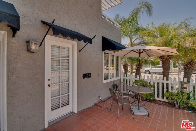 127 Abalone Ave in Newport Beach, CA - Building Photo - Building Photo