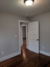 60 Summer St, Unit Apt 2 top floor in Newport, NH - Building Photo - Building Photo