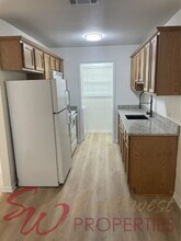 992 W Oak St in Stephenville, TX - Building Photo - Building Photo