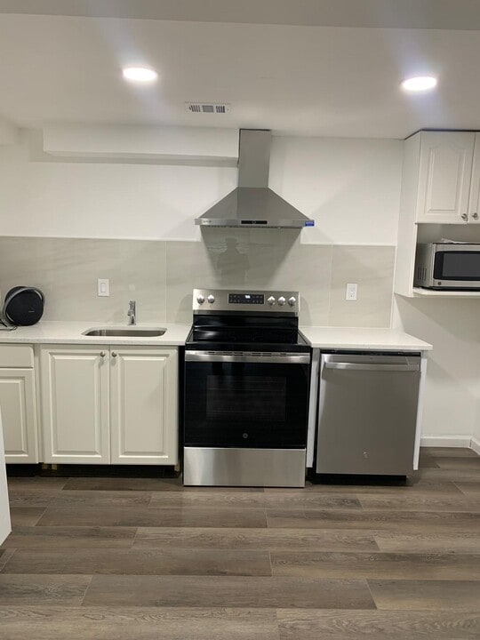 4807 Poplar Dr in Alexandria, VA - Building Photo