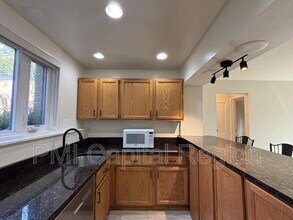 10403 Montrose Ave in Bethesda, MD - Building Photo - Building Photo