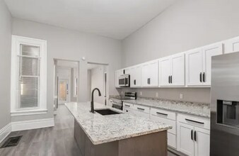 470 Dayton St in Cincinnati, OH - Foto de edificio - Building Photo