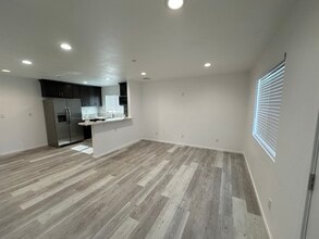 204 S Rose Ave, Unit A in Compton, CA - Building Photo - Building Photo