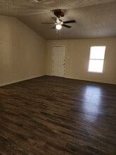 509 Summit St in Sherwood, AR - Foto de edificio - Building Photo