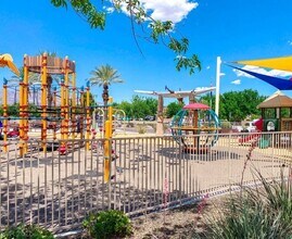 4445 Meadowlark Wing Way in North Las Vegas, NV - Building Photo - Building Photo