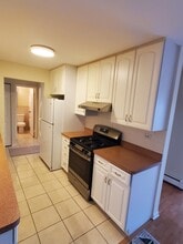 8894 Knight Ave, Unit 211 in Des Plaines, IL - Building Photo - Building Photo