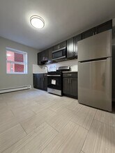 Oakwood Gardens bldg 1 in Plainfield, NJ - Building Photo - Building Photo