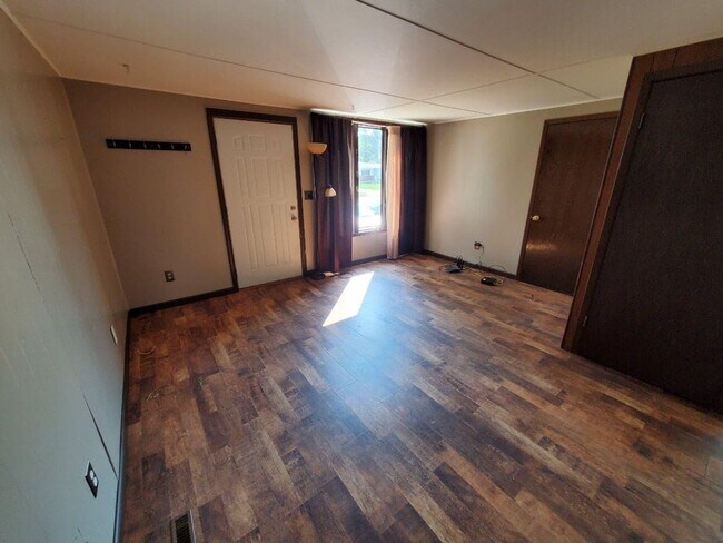 716 N 21st St-Unit -Main in Bismarck, ND - Building Photo - Building Photo