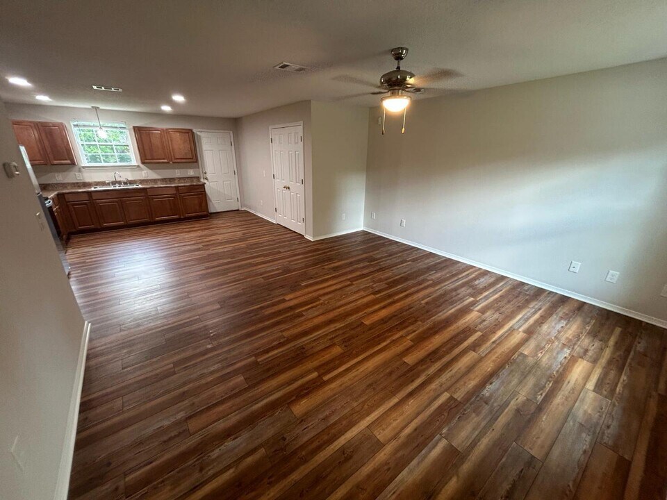 214 Emerald Ave in Pensacola, FL - Building Photo