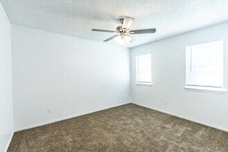 2302 Kewanee Ave in Lubbock, TX - Building Photo - Building Photo