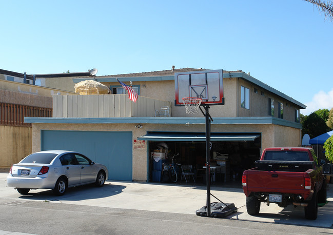 5410 Driftwood St in Oxnard, CA - Building Photo - Building Photo