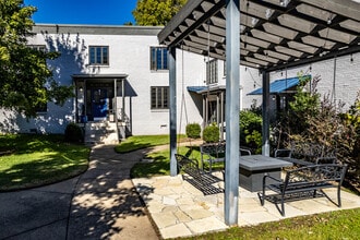 Cambridge in Nashville, TN - Building Photo - Building Photo