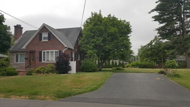 42 Moreland Ave, Unit 1st Floor - 3 Beds in Albany, NY - Foto de edificio - Building Photo