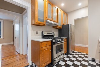 2035 Commonwealth Ave in Boston, MA - Building Photo - Building Photo