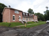 318-324 Mt View Dr, Cumberland, Md 21502 in Cumberland, MD - Foto de edificio - Building Photo