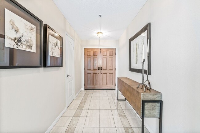 200 Paris Ln in Newport Beach, CA - Building Photo - Building Photo