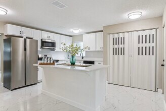 3033 Sutton Dr in Orlando, FL - Building Photo - Building Photo