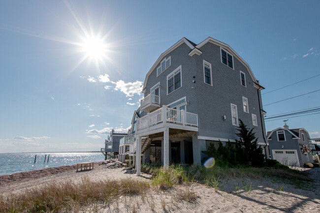 property at 2123 Fairfield Beach Rd