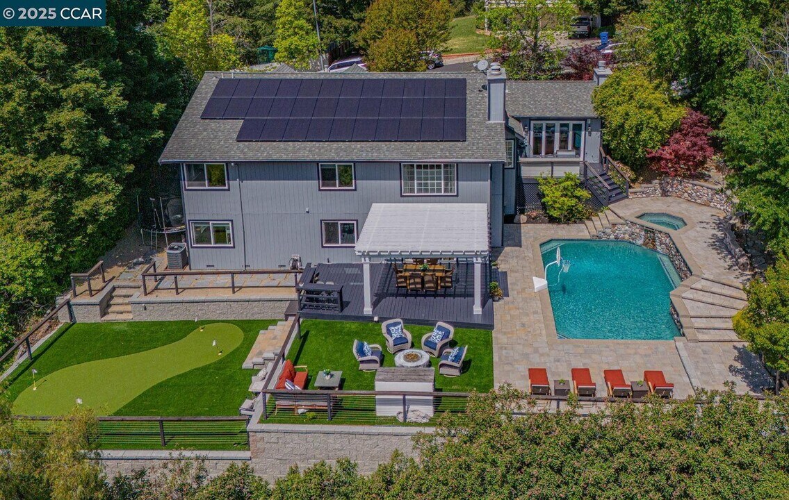 215 Arthur Ct in Danville, CA - Building Photo