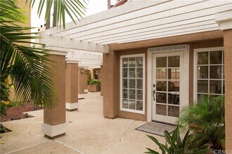 16912 Sims Ln, Unit 207 in Huntington Beach, CA - Building Photo - Building Photo