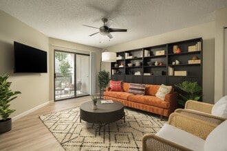 Dana Park Apartments in Mesa, AZ - Foto de edificio - Building Photo