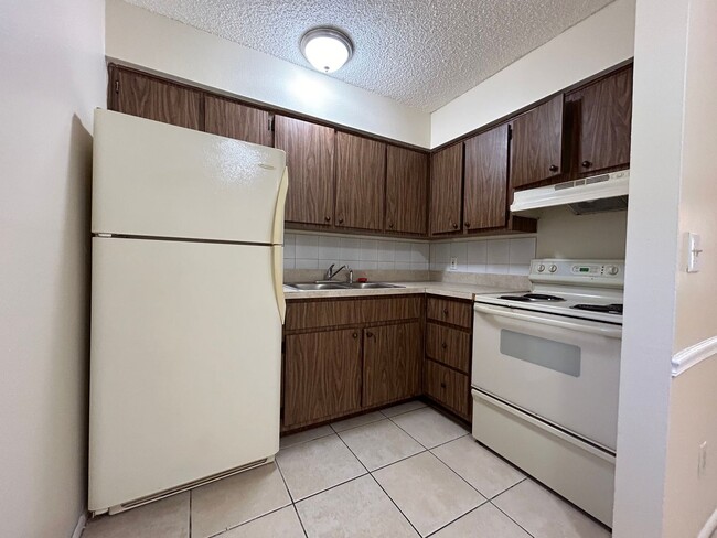 property at 4265 Desoto Ave