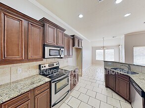 2708 Busheywood Dr in Yukon, OK - Building Photo - Building Photo