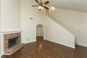 105 Whetherbine Way W in Tallahassee, FL - Building Photo - Building Photo